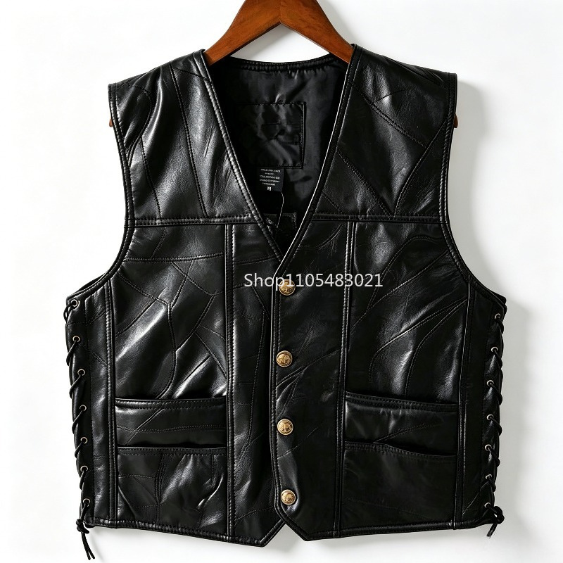 Motorcycle Gear Vest - เสื้อกั๊กหนังผู้ชายสีดำแบบปะติดปะต่อ สไตล์ไบค์เกอร์ ติดกระดุม แขนกุด พร้อมเชือกผูกด้านข้างและกระเป๋า สำหรับสตรีทแวร์